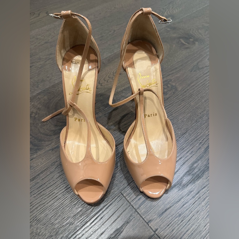 Christian Louboutin Senora Peep-Toe Sandals - Picture 7 of 7